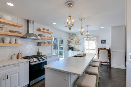 The Stanley Schooner House