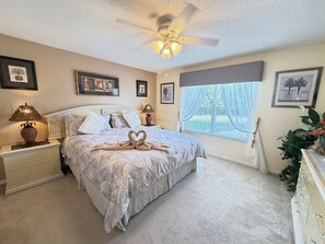 5 bedrooms, desk, iron/ironing board, travel crib