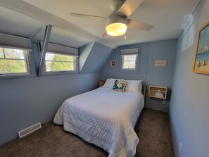 2 chambres, bureau, accès au Wi-Fi (inclus), literie fournie