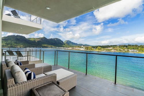Modern Oceanfront Resort Living. Luxury Oceanfront Bedroom Suites. Sleeps 10!