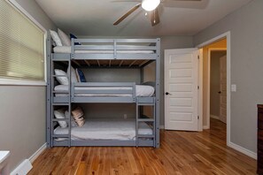 3 Schlafzimmer, Bügeleisen/Bügelbrett, kostenloses WLAN, Bettwäsche