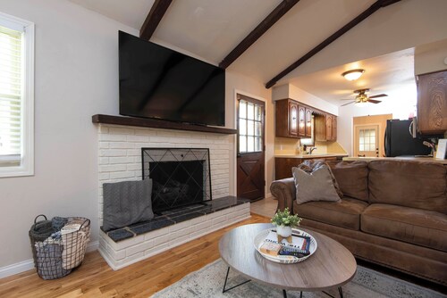 Family Fun at Primrose Retreat - Cozy, Clean & Chemical-Free