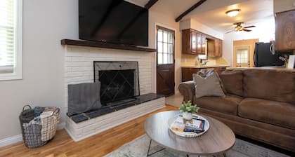 Family Fun at Primrose Retreat - Cozy, Clean & Chemical-Free