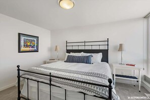 2 bedrooms, iron/ironing board, WiFi, bed sheets
