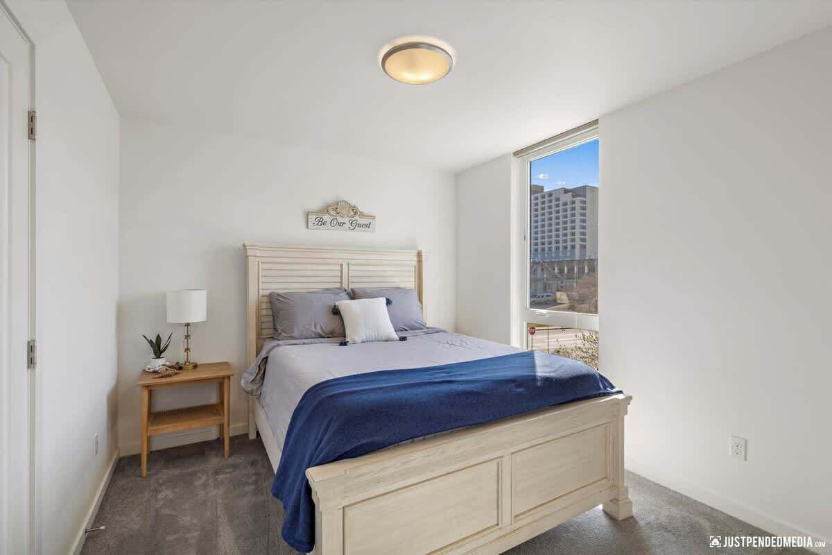 10 bedrooms, iron/ironing board, WiFi, bed sheets