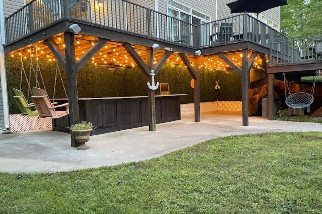 Private Waterfront Lake Gaston Getaway w6 bedrooms