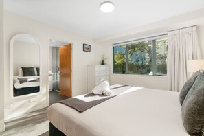 2 chambres, fer et planche à repasser, Wi-Fi gratuit, draps fournis