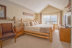 3 bedrooms, iron/ironing board, travel cot, free WiFi