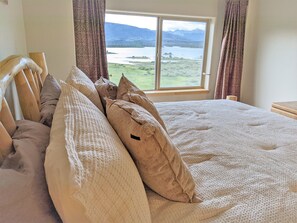 3 bedrooms, iron/ironing board, travel crib, free WiFi