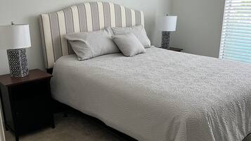 1 chambre, bureau, fer et planche à repasser, Wi-Fi gratuit