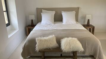 4 dormitorios, tabla de planchar con plancha, wifi gratis y ropa de cama