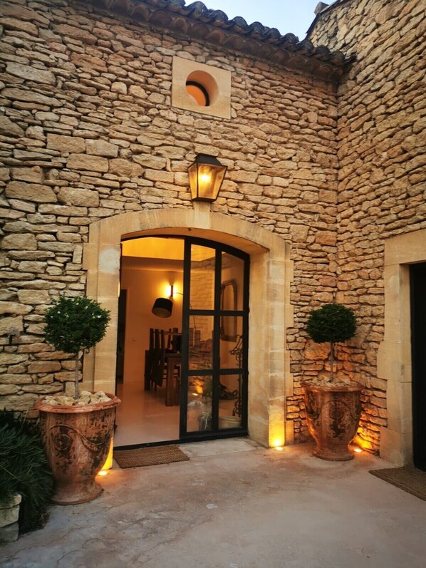 Exterior detail - Ancienne Bergerie au Cœur de Gordes et de la Provence (Gordes)