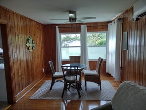 Dining - Retro beach cottage w/ modern touch - in the heart of Carolina Beach (Carolina Beach)