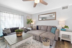 Unclassified image, 4 of 50, button