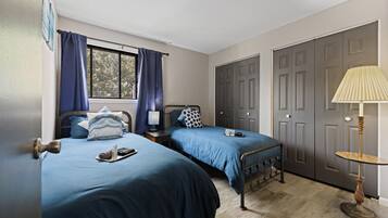 2 chambres, bureau, fer et planche à repasser, Wi-Fi gratuit