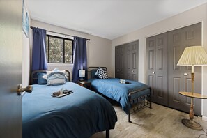 2 Schlafzimmer, Schreibtisch, Bügeleisen/Bügelbrett, kostenloses WLAN