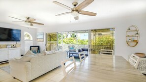 Unclassified image, 4 of 38, button