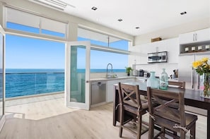 Fridge, microwave, oven, stovetop - 1243 Ocean Front, Laguna Beach - 2 Bedroom 2 Bath (Laguna Beach)