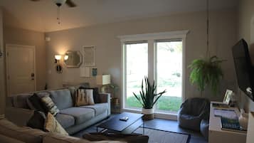 Smart TV, books, stereo