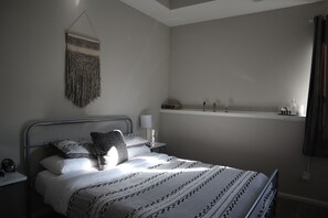 3 Schlafzimmer, Schreibtisch, Bügeleisen/Bügelbrett, Reisekinderbett