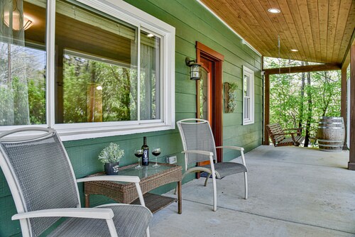 Modern 2 BR Cottage 10 Min from DT, 5 Min from Biltmore - Fresh, Clean & Bright!