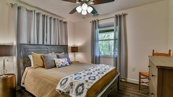 2 bedrooms, desk, iron/ironing board, travel cot