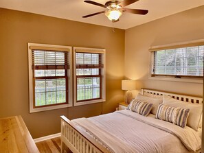4 habitaciones, escritorio, tabla de planchar con plancha y wifi gratis 