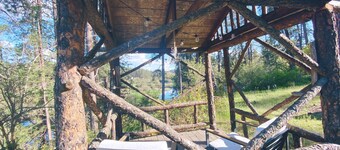 Cozy restored farmhouse on the river! Hot tub, wildlife, trails! 