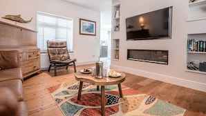 Talo (3 Bedrooms) | Olohuone