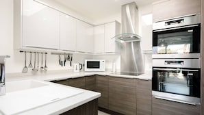 Talo (3 Bedrooms) | Yksityinen keittiö