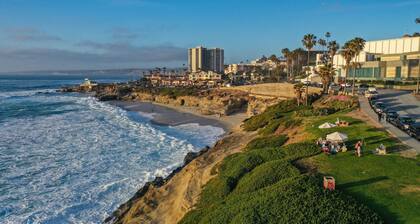 La Jolla Oceanfront Suite 2