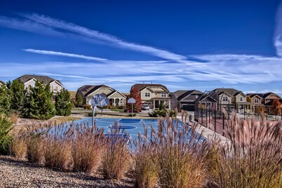 4,000 sqft Cozy Mtn Home! Huge Game Room! Family Friendly Pool Table