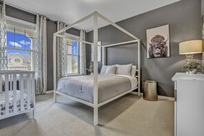 5 عدّة غرف نوم ومكتب ومكواة/لوح كي وسرير سفر