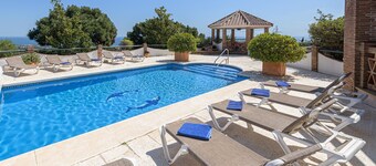 VILLA LINA - Spectacular villa with private pool. Free WiFi.