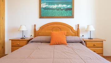 6 quartos, ferros/tábuas de passar roupa, Wi-Fi de cortesia