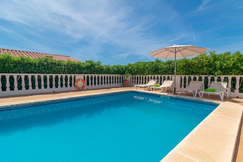 VILLA VICTORIA - Charming house with shared pool.