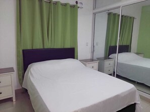 3 bedrooms, iron/ironing board