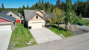 Exterior - Deer Ridge - Near golf and paths - Game room - Foosball - Arcade games - Family - Fenced yard (McCall)