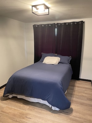 3 عدّة غرف نوم وواي فاي مجانًا وملاءات أسرّة