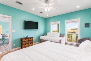3 bedrooms, iron/ironing board, travel cot, free WiFi