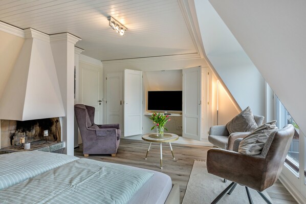 1 bedroom, free WiFi, bed sheets - Holiday Apartment Haus Westsee OG Frisian Style Near the Beach (Wenningstedt)