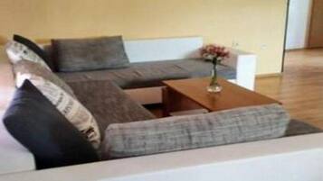 Casa (Four Bedroom Holiday Home with Terrac) | Soggiorno | TV