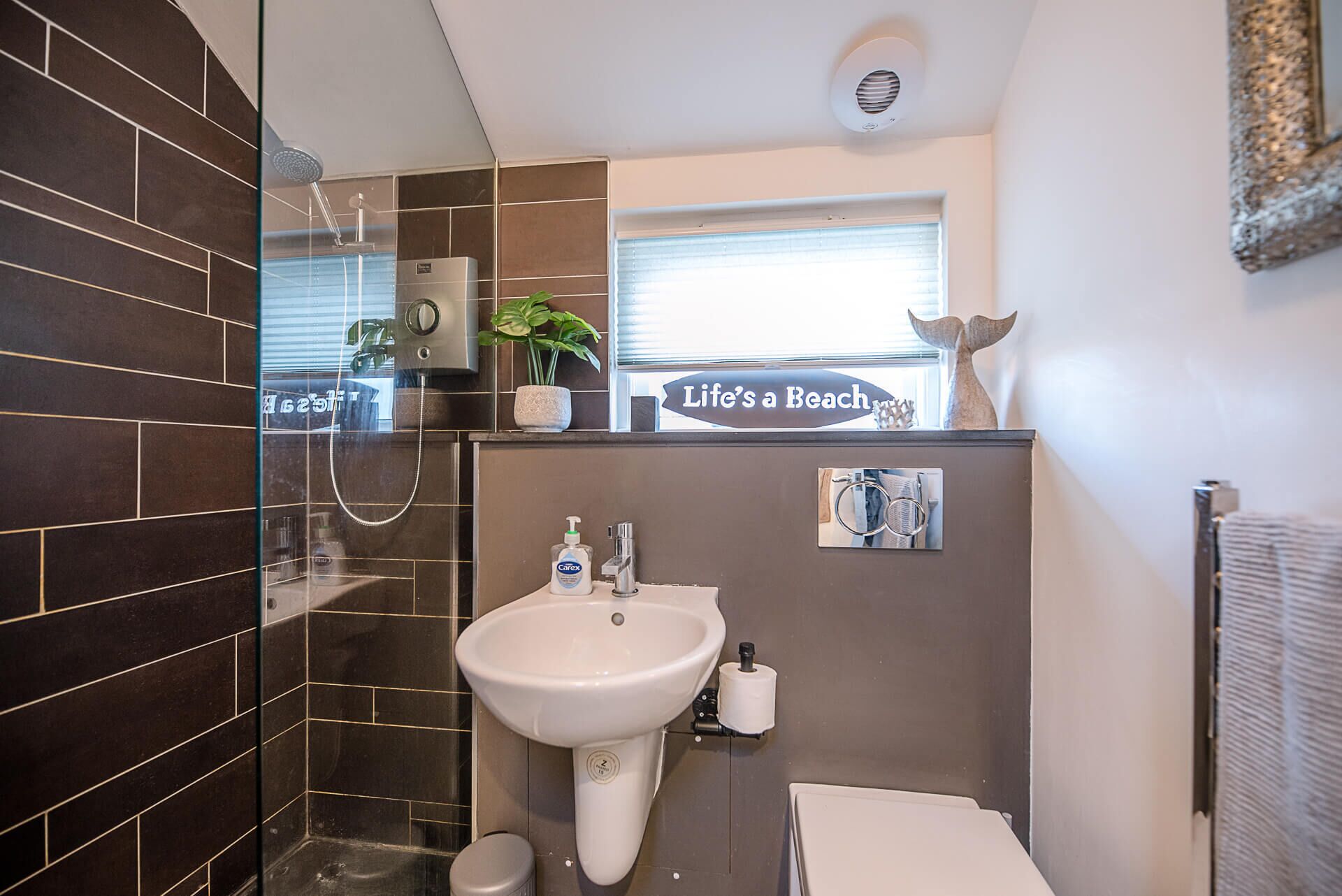 Apartment (1 Bedroom) | Bathroom