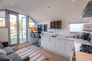 Fridge, microwave, oven, stovetop - Papillon in Southwold (Reydon)