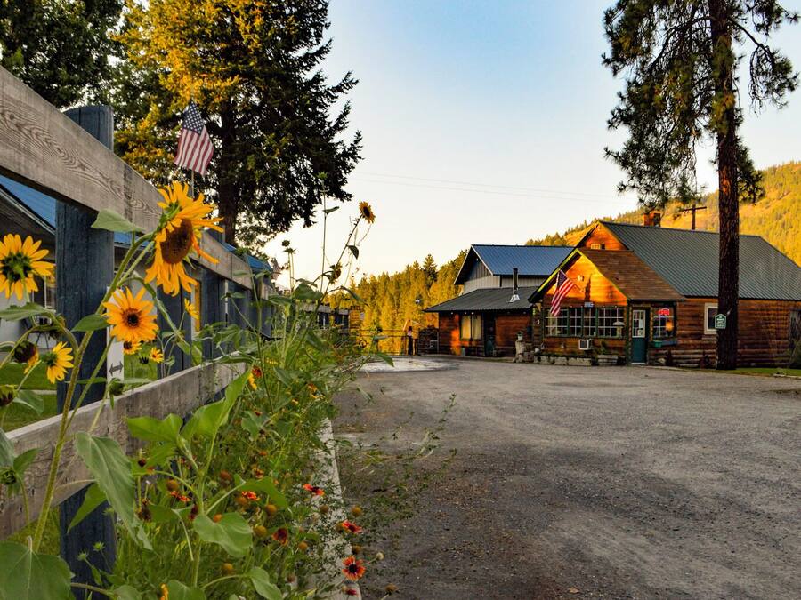 Vista frontal de la propiedad