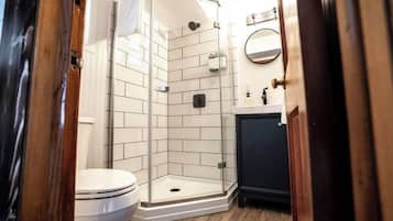 Kamar Comfort | Wi-Fi gratis dan seprai linen