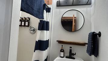 Superior Room | Bathroom