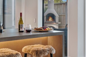 Deluxe Villa | Private kitchen - Central Queenstown Villa & Spa (Queenstown)