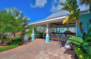 Bar (en la propiedad)