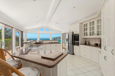 Forster- Beachfront Views & Pool -Jewel of the Sea
